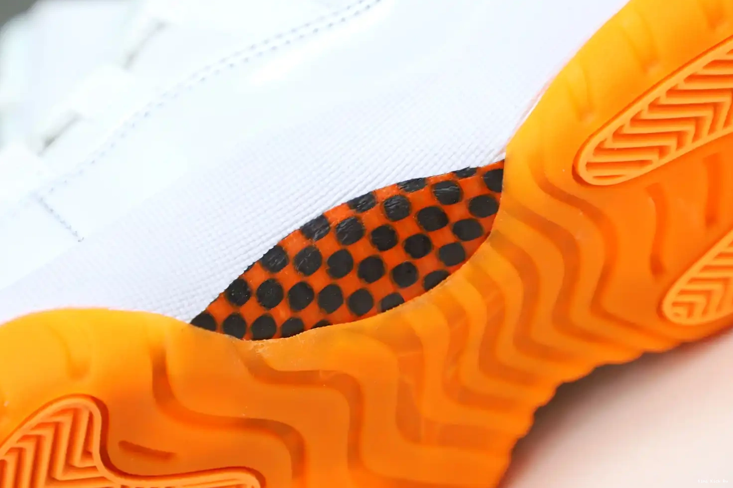 CITRUS' 11 WMNS RETRO LOW Kimikick AIR 'BRIGHT JORDAN 0823